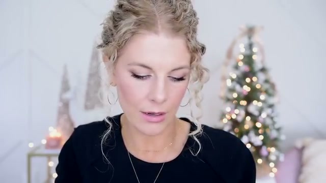 The Super Peptide Glossy Lip Treatment