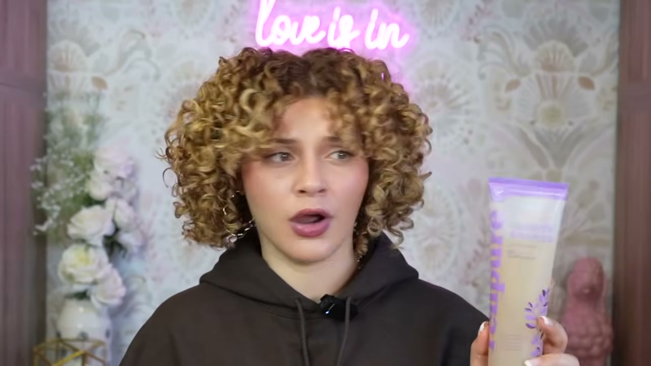 @manesbymell reviewing Renpure Castor Oil & Moringa Curl Gel at 14:11 in a YouTube Shorts video
