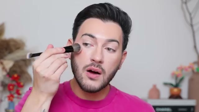 @mannymua733 reviewing Halei Blush at 07:56 in a YouTube Shorts video