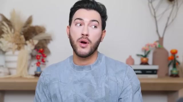 @mannymua733 reviewing Hard Candy Translucent Lavender Setting Powder at 06:42 in a YouTube Shorts video