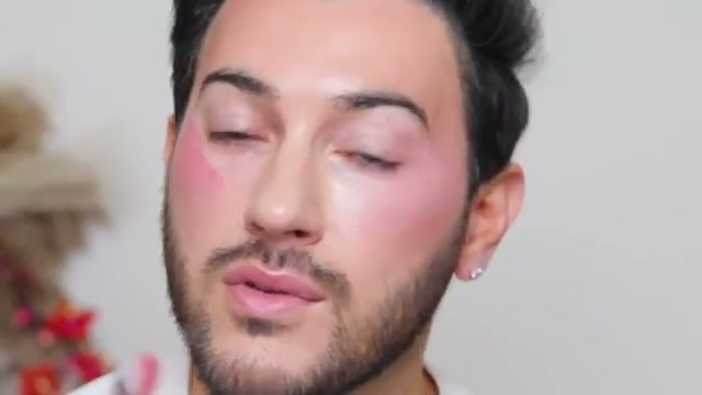 @mannymua733 reviewing L.A. Colors Blush Lighter at 09:24 in a YouTube Shorts video