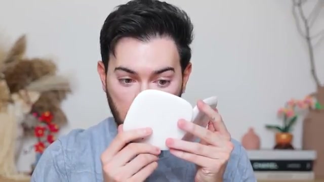 @mannymua733 reviewing Nude by Nature Concealer at 02:54 in a YouTube Shorts video