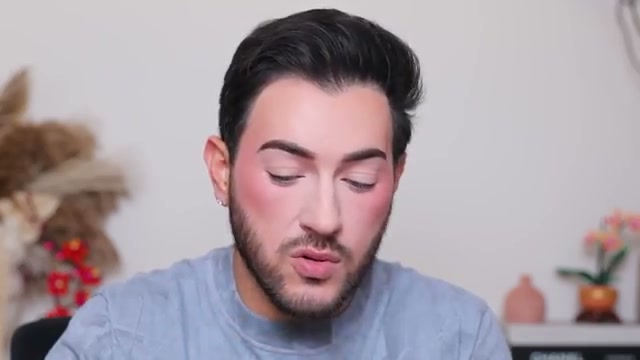 @mannymua733 reviewing Nude by Nature Loose Natural Glow Bronzer at 10:36 in a YouTube Shorts video