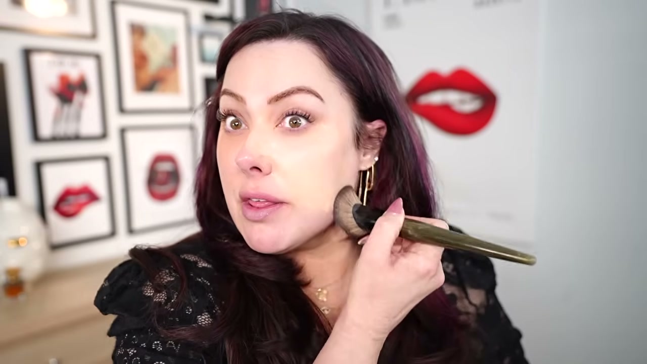 LES BEIGES Healthy Glow Foundation Hydration and Longwear