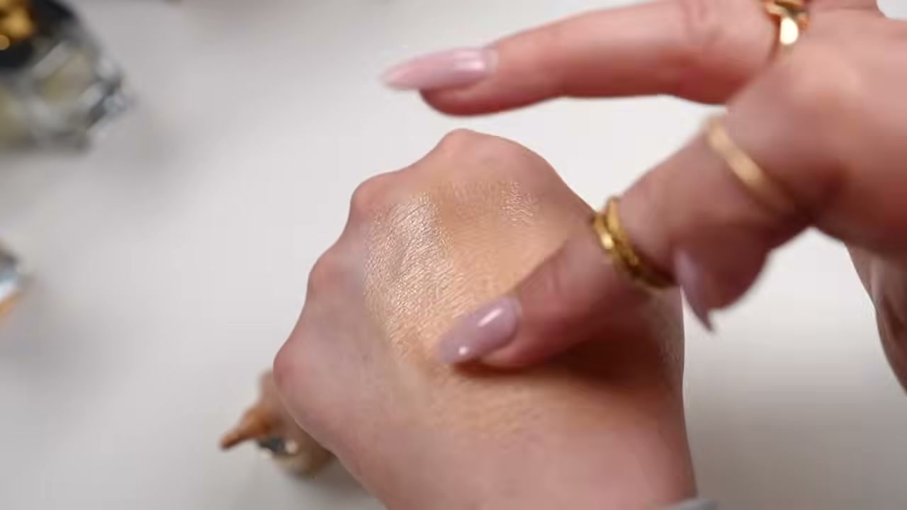 Age Perfect Radiant Serum Foundation