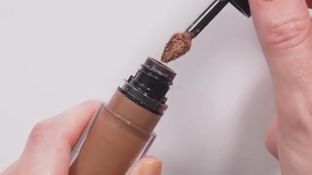 Eye Tint Long-Lasting Liquid Eyeshadow
