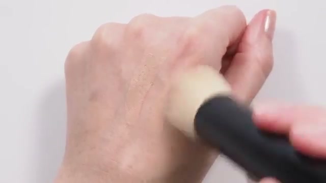 The Minimalist Perfecting Complexion Foundation and Concealer Stick
