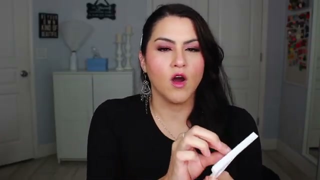 @melirodriguez reviewing AOA Lashes at 16:02 in a YouTube Shorts video
