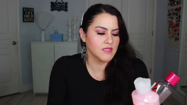 @melirodriguez reviewing Bath & Body Works Bali Mango Body Wash at 01:35 in a YouTube Shorts video