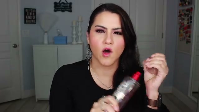 @melirodriguez reviewing Bath & Body Works Japanese Cherry Blossom at 09:15 in a YouTube Shorts video