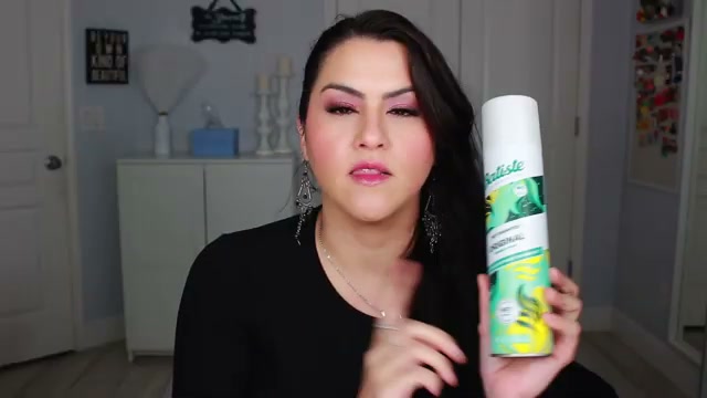@melirodriguez reviewing Batiste Dry Shampoo at 03:58 in a YouTube Shorts video