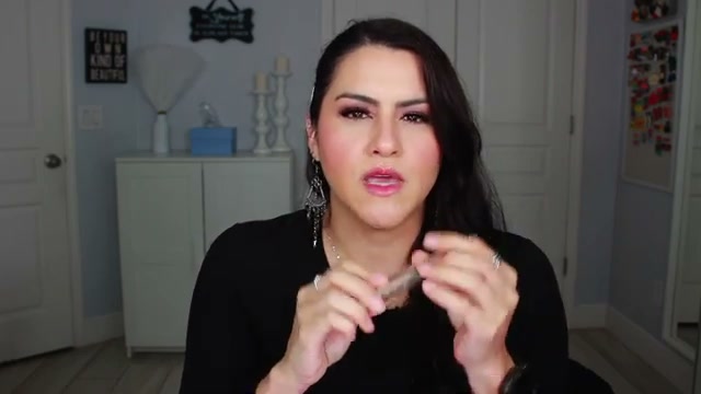 @melirodriguez reviewing By Rosie Jane Dulce at 19:37 in a YouTube Shorts video