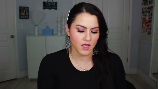@melirodriguez reviewing Ciaté London Hydrating Lip Oils at 06:59 in a YouTube Shorts video