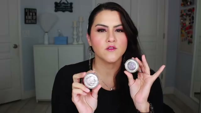 @melirodriguez reviewing Ciaté London Marbled Metals at 06:16 in a YouTube Shorts video