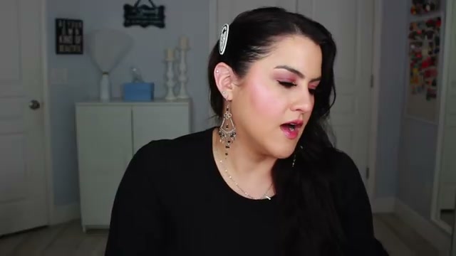 @melirodriguez reviewing ColourPop Jelly Much Shadows at 08:16 in a YouTube Shorts video