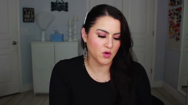 @melirodriguez reviewing ColourPop Supershock Shadows at 18:08 in a YouTube Shorts video