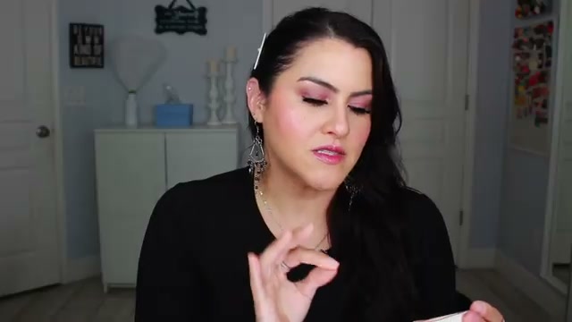 @melirodriguez reviewing Honest Beauty Rose Pink Blush at 07:51 in a YouTube Shorts video
