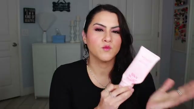 @melirodriguez reviewing The Face Shop Foaming Cleanser at 14:39 in a YouTube Shorts video
