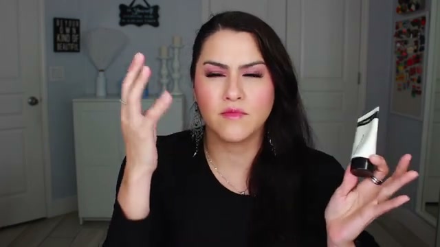 @melirodriguez reviewing The INKEY List Retinol Serum at 10:02 in a YouTube Shorts video