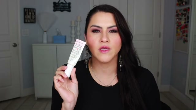 @melirodriguez reviewing Too Faced Hangover Primer at 20:24 in a YouTube Shorts video