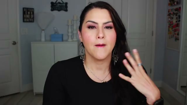 @melirodriguez reviewing Tree Hut Body Scrub at 07:08 in a YouTube Shorts video