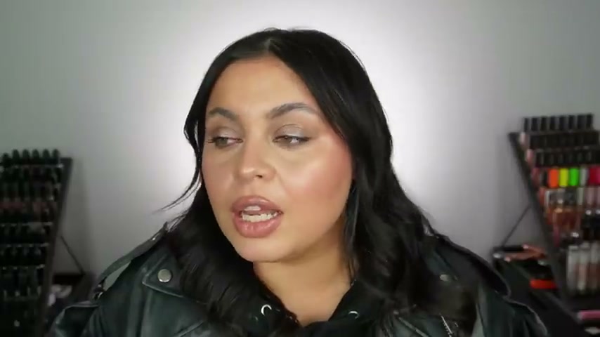 @missmeganrobinsonn reviewing Haus Labs Glossy Hibiscus Blush at 15:14 in a YouTube Shorts video