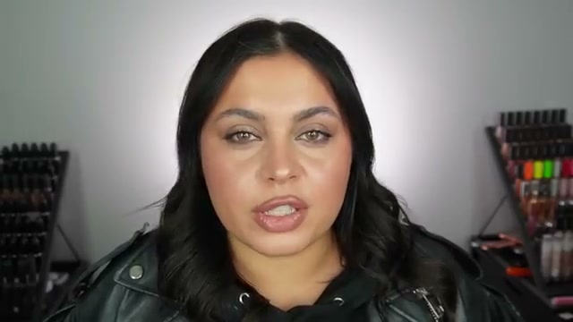 @missmeganrobinsonn reviewing Haus Labs Triclone Skin Tech Concealer at 09:48 in a YouTube Shorts video