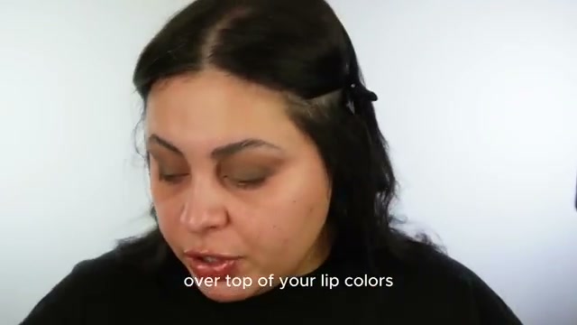@missmeganrobinsonn reviewing Kiko 3D Hydra Lip Gloss at 06:30 in a YouTube Shorts video