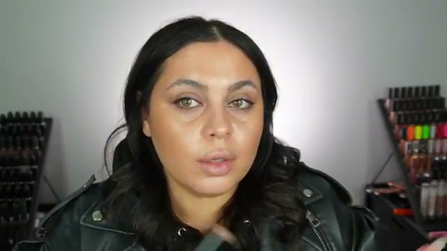 @missmeganrobinsonn reviewing Kiko Sculpting Touch Creamy Stick at 06:47 in a YouTube Shorts video