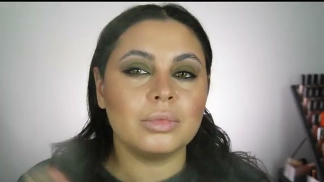 @missmeganrobinsonn reviewing MAC Cosmetics Fix Plus Original at 11:36 in a YouTube Shorts video