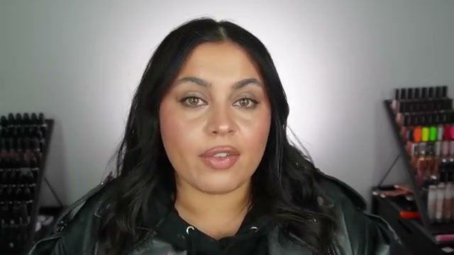 @missmeganrobinsonn reviewing MAC Cosmetics Hyper Real Foam Cream to Foam Cleanser at 18:36 in a YouTube Shorts video