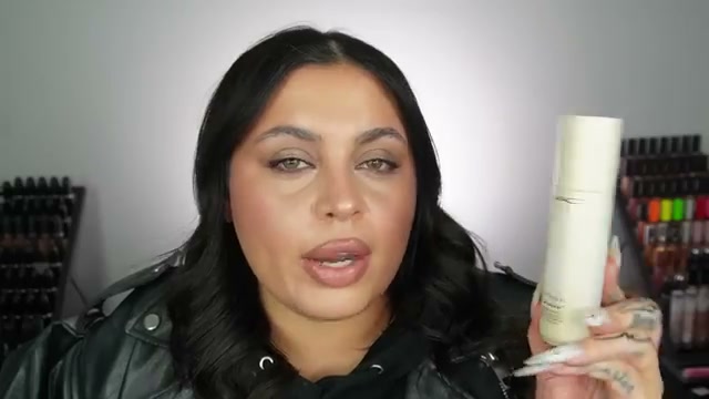 @missmeganrobinsonn reviewing MAC Cosmetics Hyper Real Serumizer at 09:13 in a YouTube Shorts video