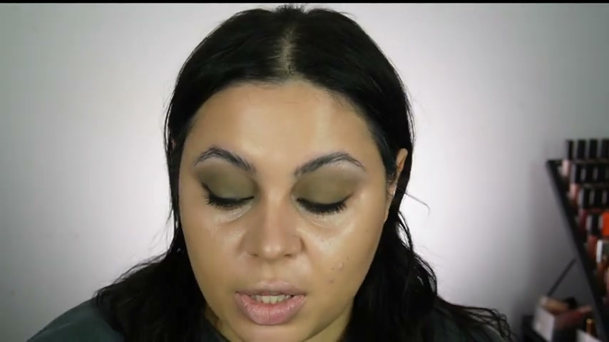 @missmeganrobinsonn reviewing MAC Cosmetics Lightstruck Liquid Highlighter at 10:13 in a YouTube Shorts video