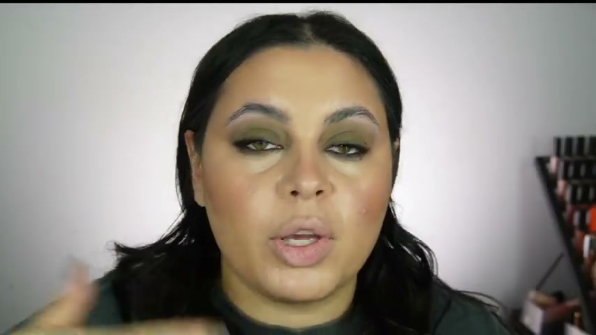 @missmeganrobinsonn reviewing MAC Cosmetics Rosy Pink Pro Set & Blur Powder at 14:41 in a YouTube Shorts video