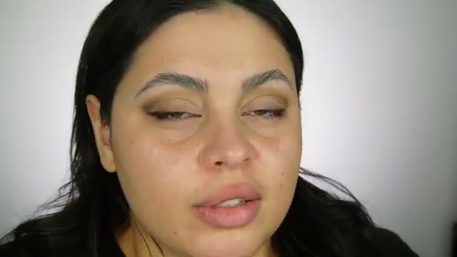 @missmeganrobinsonn reviewing MAC Cosmetics Studio Fix Powder at 11:50 in a YouTube Shorts video