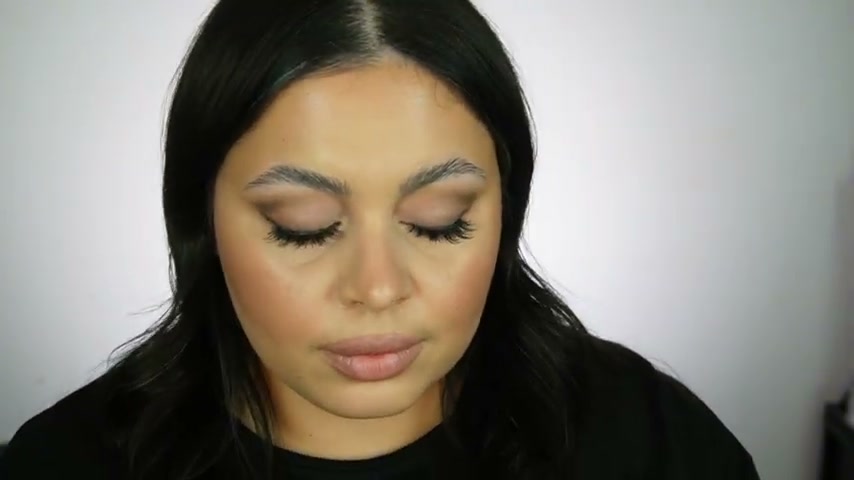 @missmeganrobinsonn reviewing Mau Beauty Riff Gloss at 27:17 in a YouTube Shorts video