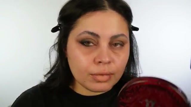 @missmeganrobinsonn reviewing Melt Black Onyx Eyeliner at 08:27 in a YouTube Shorts video