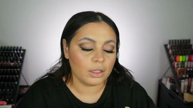 @missmeganrobinsonn reviewing PAT McGRATH LABS Baby Pink Powder at 25:46 in a YouTube Shorts video