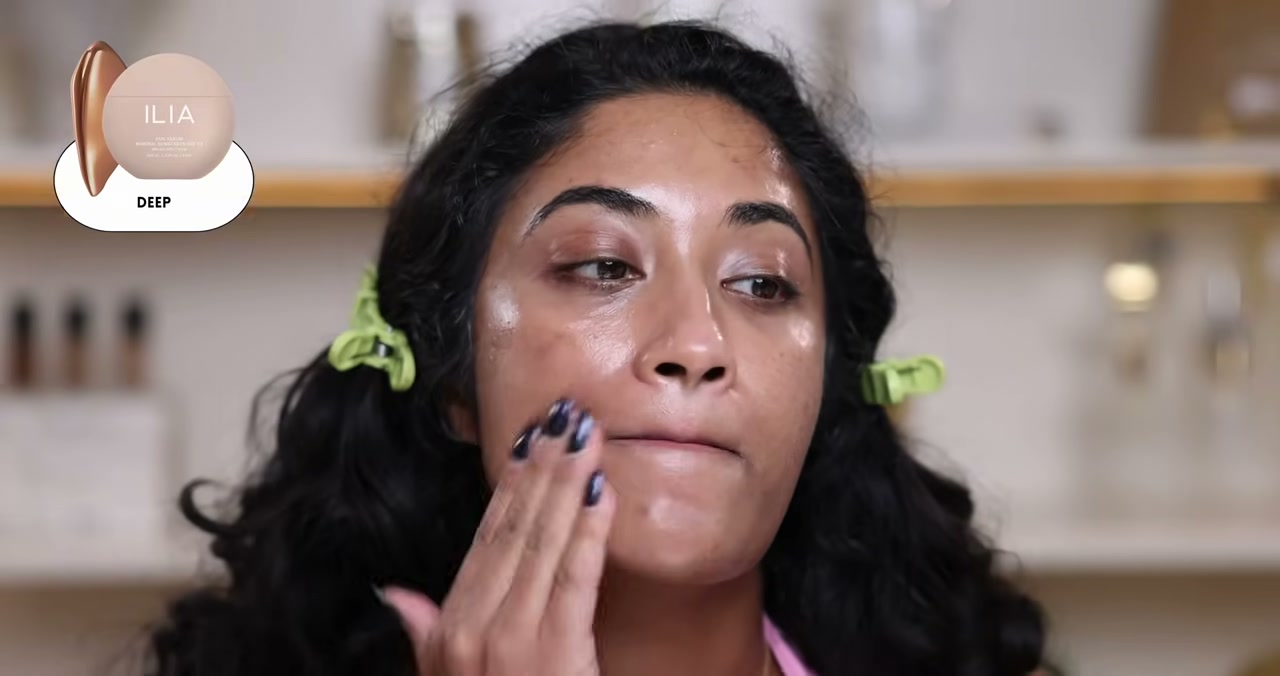 @monica.raviii reviewing ILIA Sun Serum Mineral Sunscreen SPF 50 with 8-Hour Oil Control at 17:22 in a YouTube Shorts video
