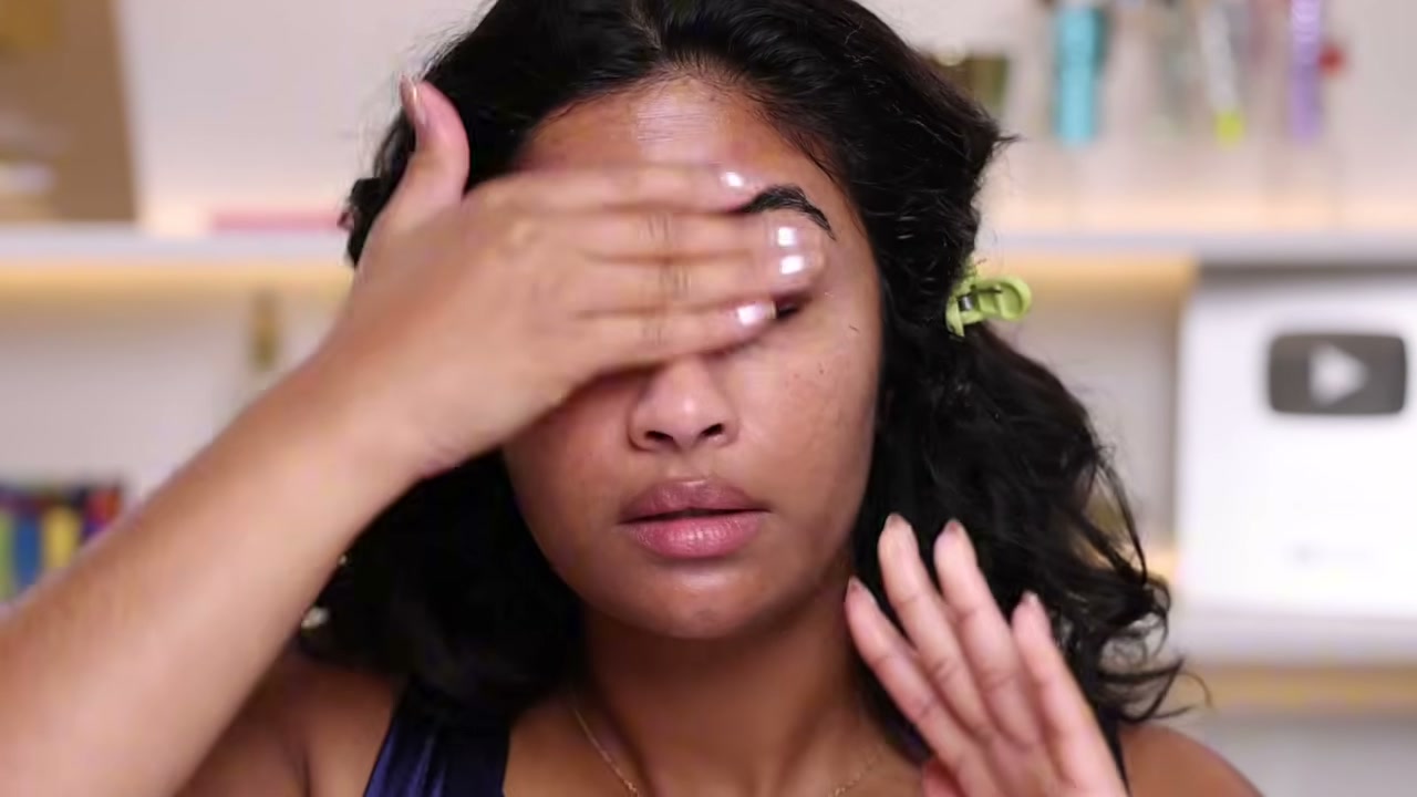 @monica.raviii reviewing Neutrogena Ultra Sheer SPF 60 at 04:44 in a YouTube Shorts video
