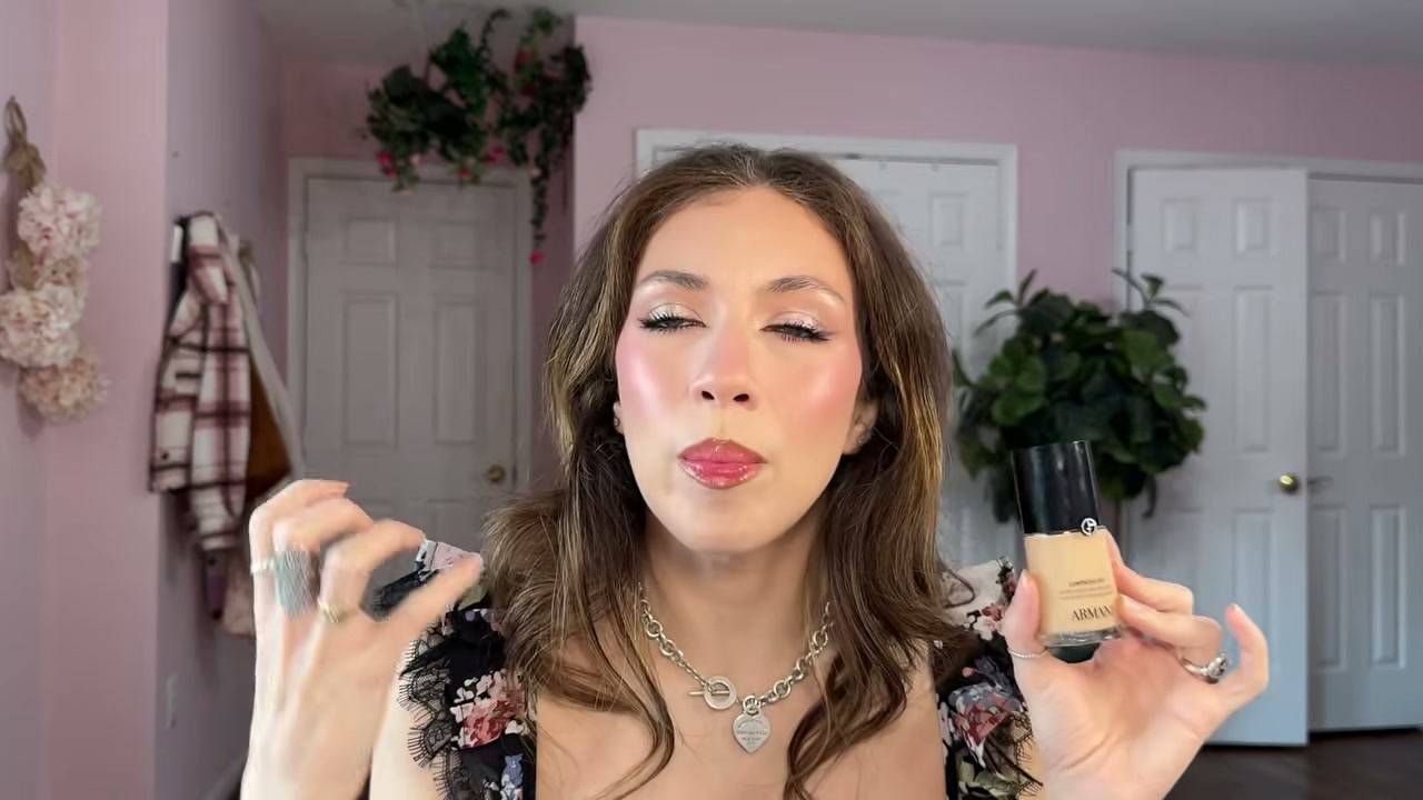 Luminous Silk Natural Glow Blurring Liquid Foundation with 24 Hour Wear