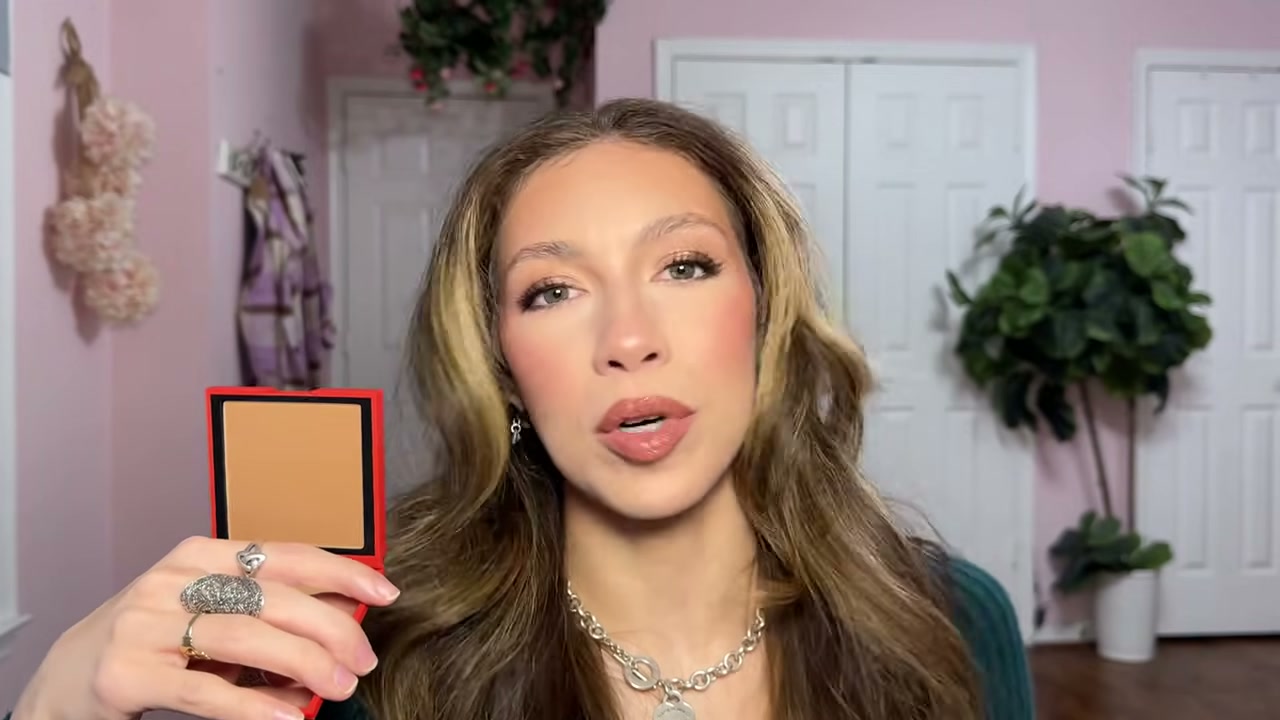 Soft Focus Blurring Matte Powder Bronzer