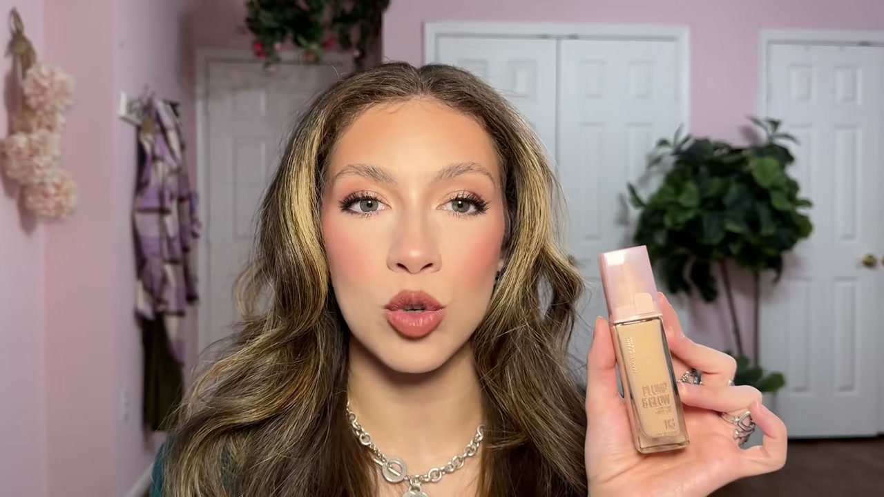 Lifter Plump & Glow Foundation
