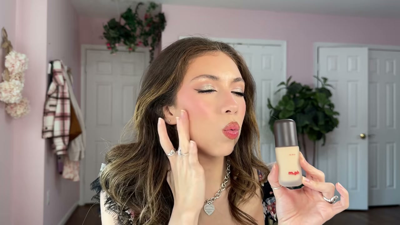 Le Skin Weightless Serum Foundation