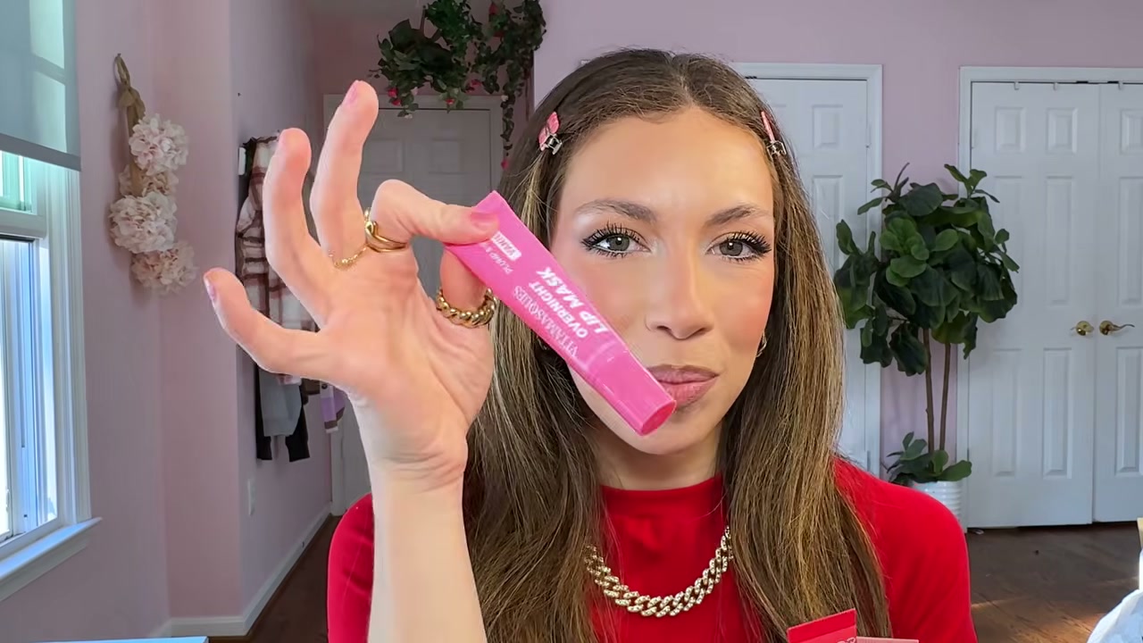 @moorebeautifully reviewing Vitamasque Lip Mask at 41:42 in a YouTube Shorts video