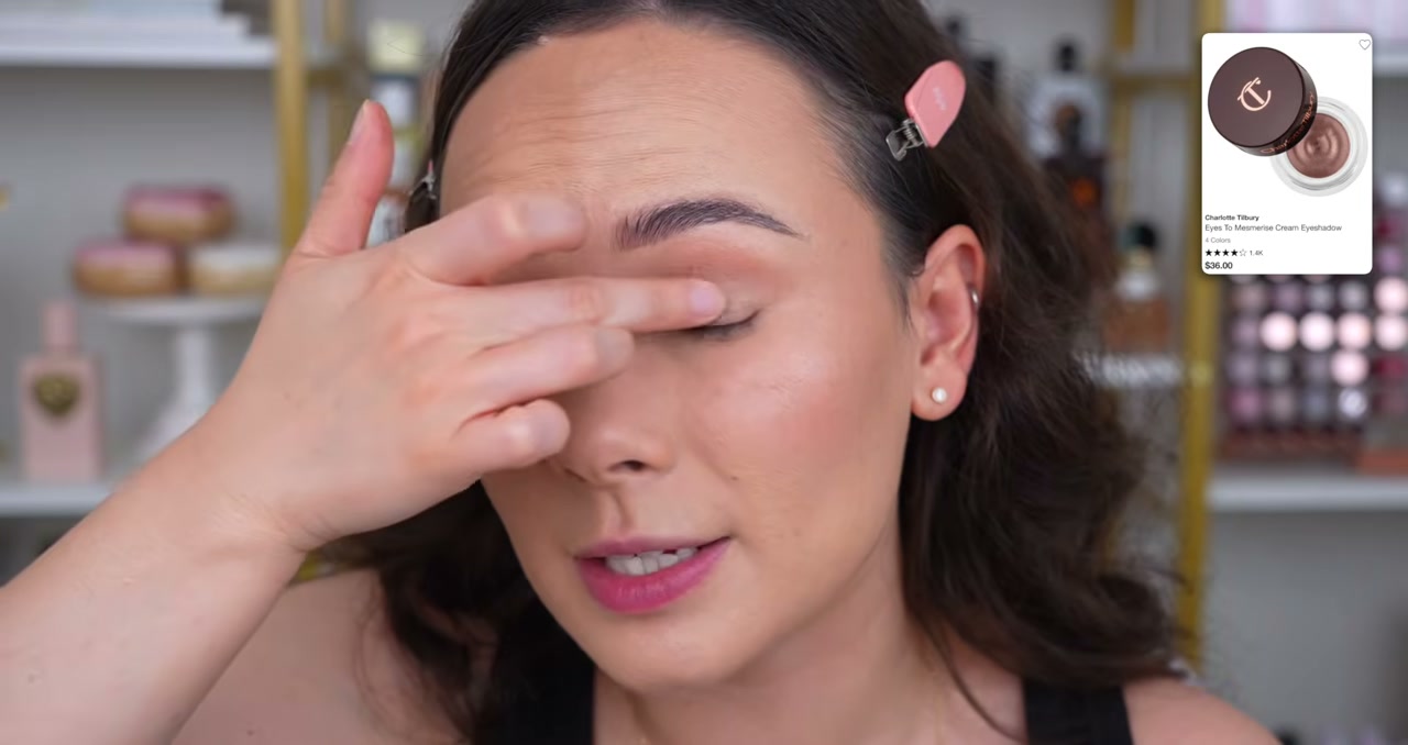 @morganturnermakeup reviewing Charlotte Tilbury Eyes to Mesmerise at 20:52 in a YouTube Shorts video