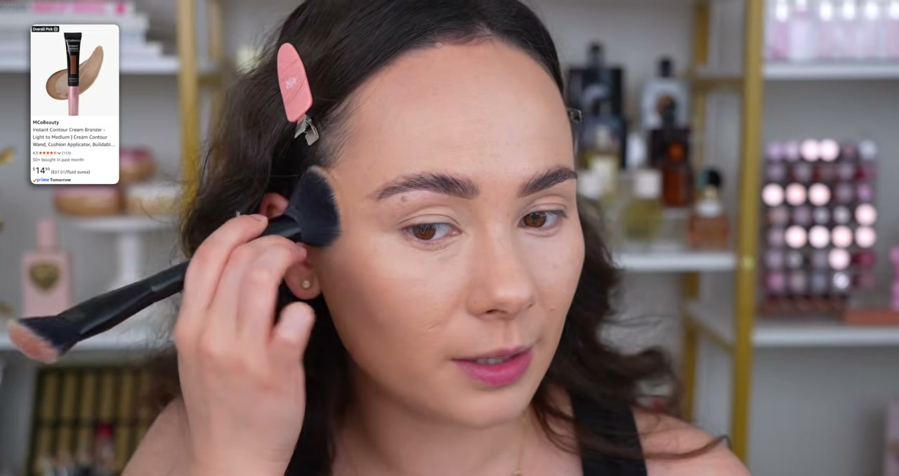 @morganturnermakeup reviewing Charlotte Tilbury Hollywood Contour Wand at 12:16 in a YouTube Shorts video