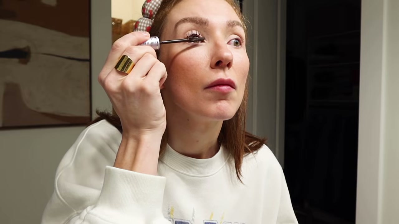 @moriahcrobinson reviewing tarte Tubing Mascara at 06:04 in a YouTube Shorts video