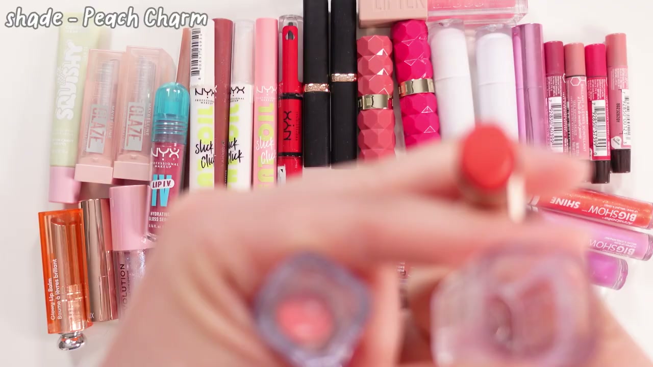 @ms.angiekim reviewing L'Oreal Paris Glow Paradise Balm-in-Lipstick at 11:05 in a YouTube Shorts video