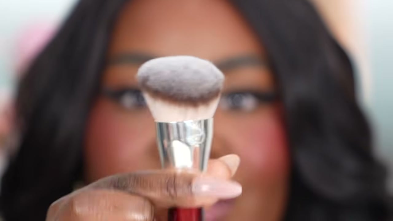 101 Contoured Foundation Brush